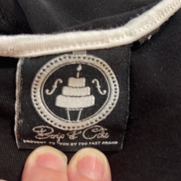 Ruffle collared cameo cat tshirt size large - Picture 7 of 8